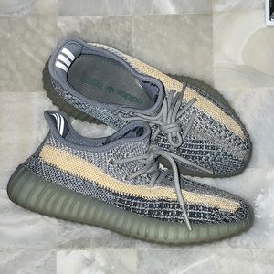 Authentic Yeezy Boost 350 V2 'Ash Blue'